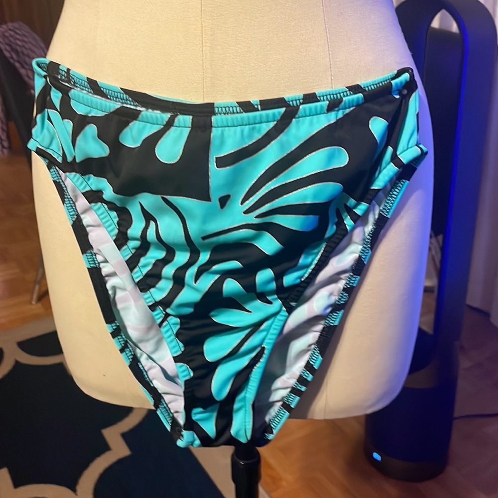 Venus 2pc bikini - Picture 2 of 7